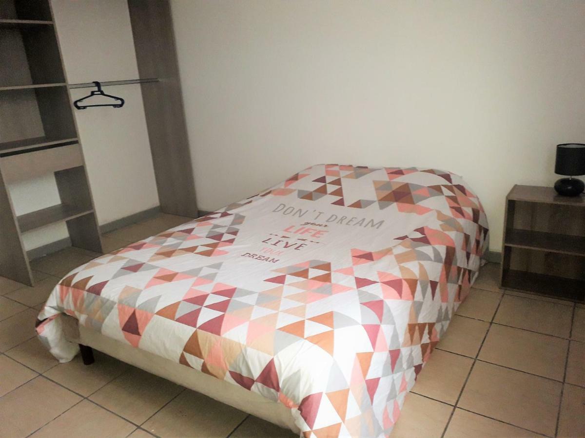 Appart Comme Chez Soi Pusignan Екстер'єр фото
